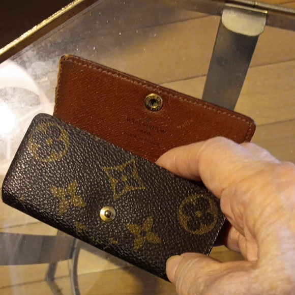 Louis Vuitton Monogram Key Holder - Brown and Gold Vintage - Picture 5 of 6